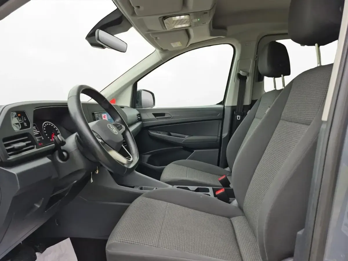 Gebraucht VW Caddy Basis 114 PS (83 kW) 2022 Grau Van / Kleinbus
