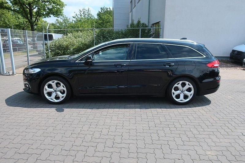 Gebraucht Ford Mondeo Titanium 150 PS (110 kW) 2020 Schwarz Kombi