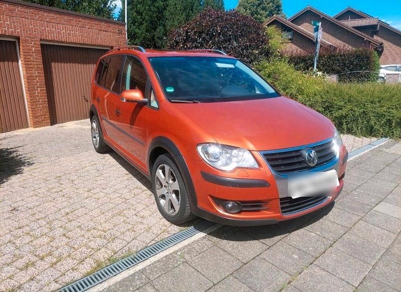 Orange Gebraucht 2007 VW Touran Cross Van / Kleinbus | 4.900 € (Guter Preis) - Bild 1/4