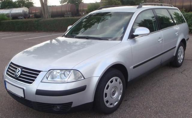 Silber metallic Gebraucht 2004 VW Passat Comfortline Kombi | 6.200 € - Bild 1/4