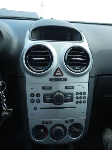 Gebraucht Opel Corsa 94 PS (69 kW) 2011 Schwarz metallic Kleinwagen