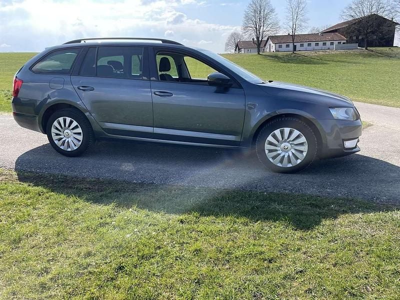 Gebraucht Skoda Octavia Ambition 150 PS (110 kW) 2016 Grau Kleinwagen