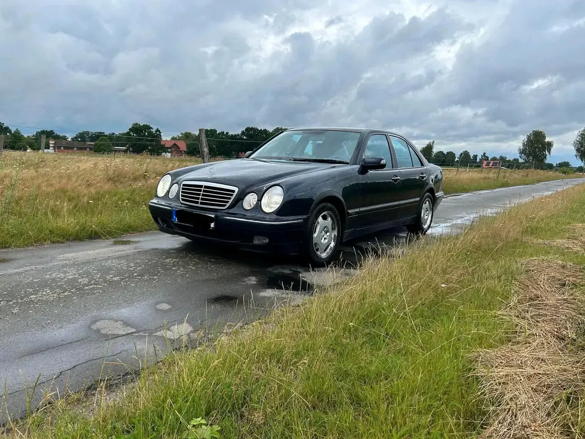Gebraucht Mercedes E320 Avantgarde 224 PS (164 kW) 2002 Blau Limousine
