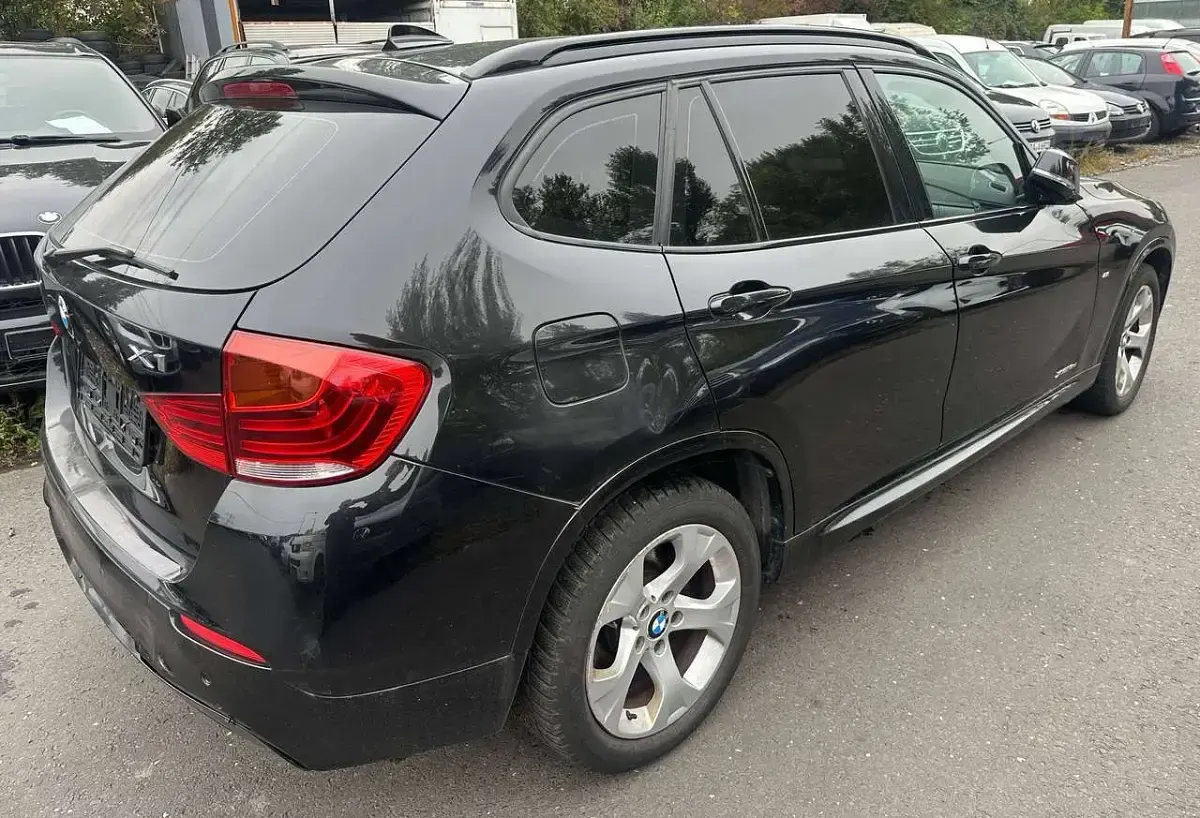 Gebraucht BMW X1 M Sport 143 PS (105 kW) 2015 Black sapphire metallic SUV