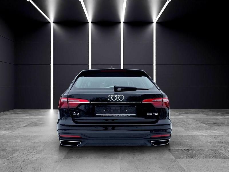 Gebraucht Audi A4 Advanced 163 PS (119 kW) 2022 Brillantschwarz Kombi