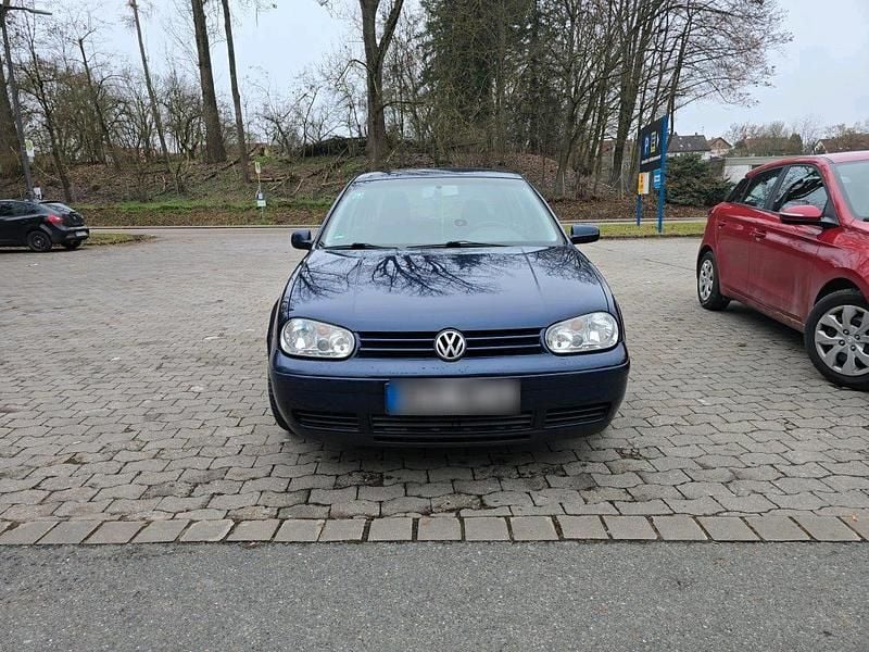 Gebraucht VW Golf IV 106 PS (77 kW) 2002 Blau Kleinwagen