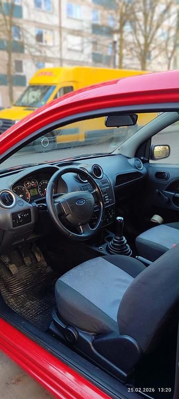 Gebraucht Ford Fiesta 68 PS (50 kW) 2006 Rot Kleinwagen