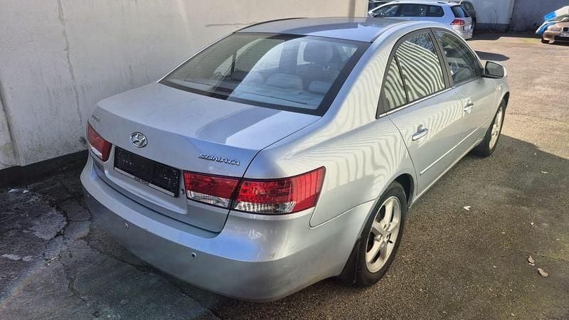 Gebraucht Hyundai Sonata 162 PS (119 kW) 2006 Silber Limousine