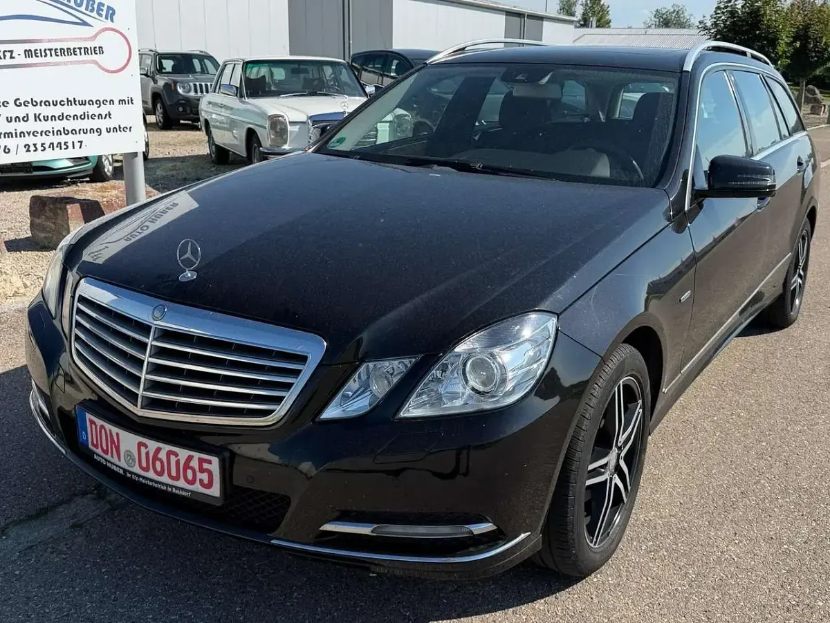 Gebraucht Mercedes E250 204 PS (150 kW) 2012 Obsidianschwarz  metalliclack Kombi