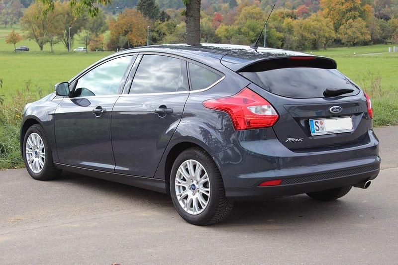 Gebraucht Ford Focus Titanium 150 PS (110 kW) 2011 Grau Limousine