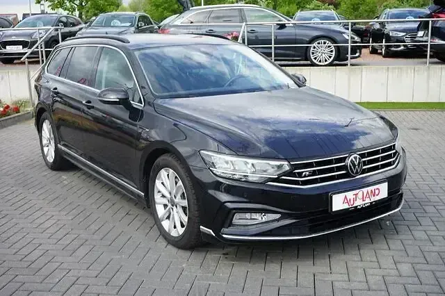 Gebraucht VW Passat R-line 150 PS (110 kW) 2022 Schwarz Kombi