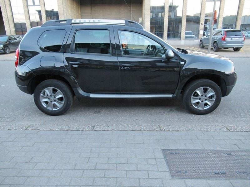 Second-hand Dacia Duster 125 CP (91 kW) 2016 Negru SUV