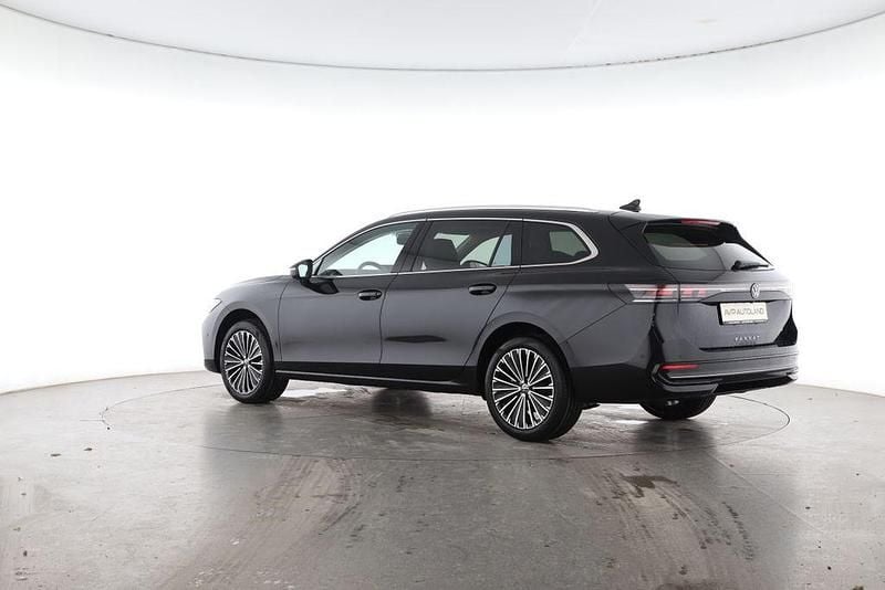 Neu VW Passat Elegance 150 PS (110 kW) 2025 Grenadillschwarz Limousine