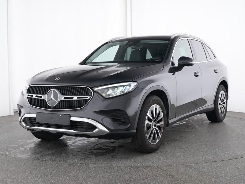 Metalliclack graphitgrau Gebraucht 2024 Mercedes GLC200 Avantgarde SUV | 46.810 € (Superpreis) - Bild 1/4