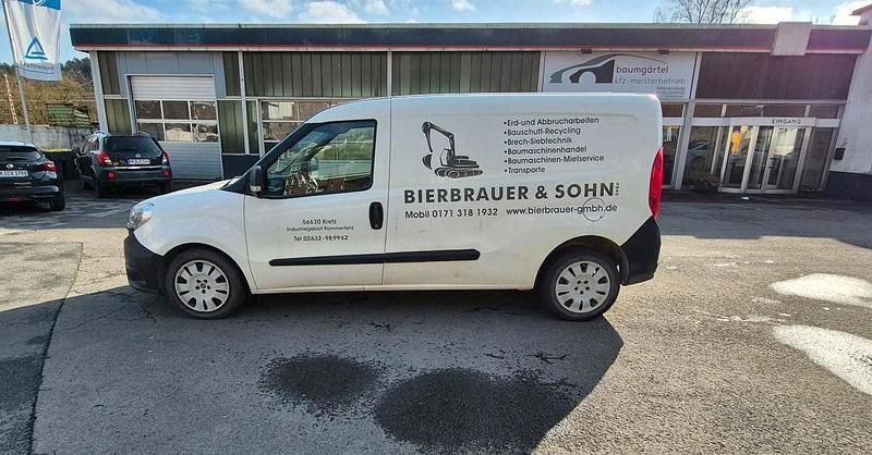 Gebraucht Fiat Doblò Basis 74 PS (54 kW) 2015 Weiß Van / Kleinbus