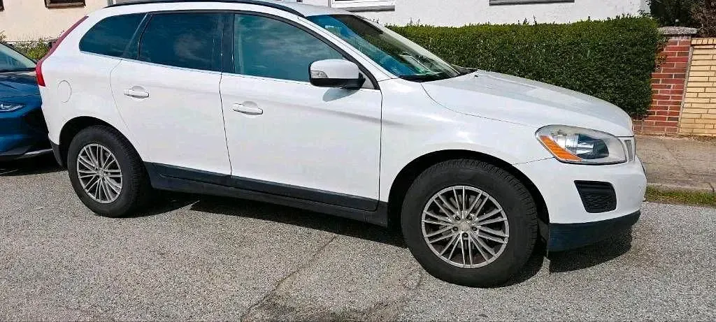 Gebraucht Volvo XC60 163 PS (119 kW) 2012 Weiß SUV
