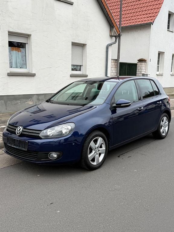 Gebraucht VW Golf VI Team 105 PS (77 kW) 2010 Blau Kleinwagen