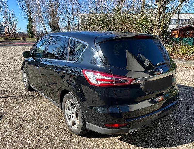 Gebraucht Ford S-MAX S 211 PS (155 kW) 2018 Schwarz Van / Kleinbus