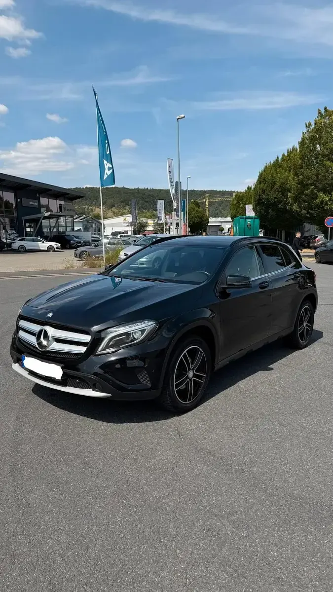 Gebraucht Mercedes GLA200 136 PS (100 kW) 2015 Schwarz SUV