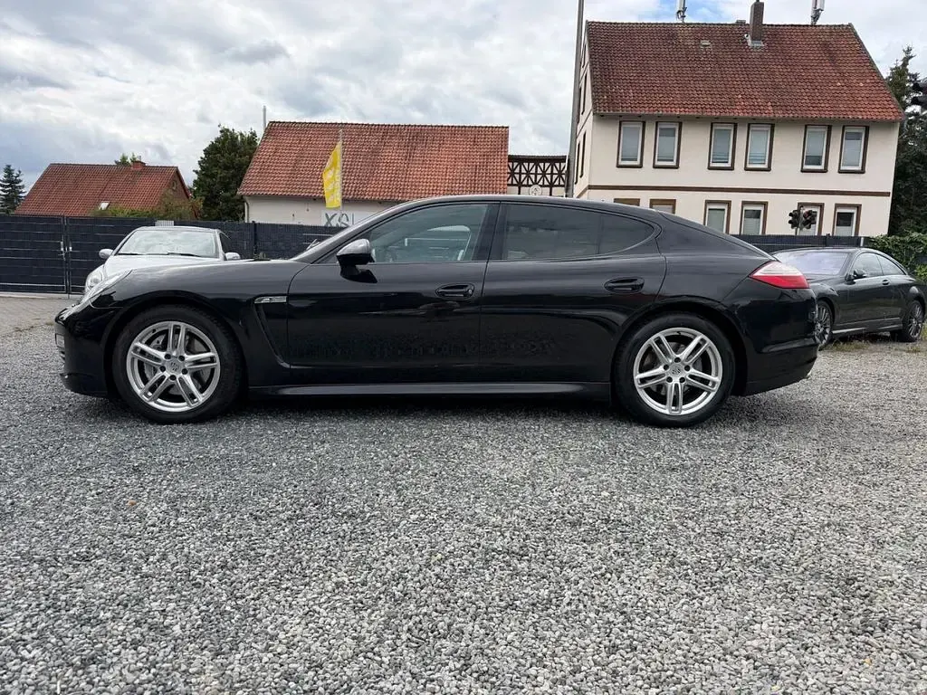 Gebraucht Porsche Panamera 250 PS (183 kW) 2011 Schwarz Kleinwagen