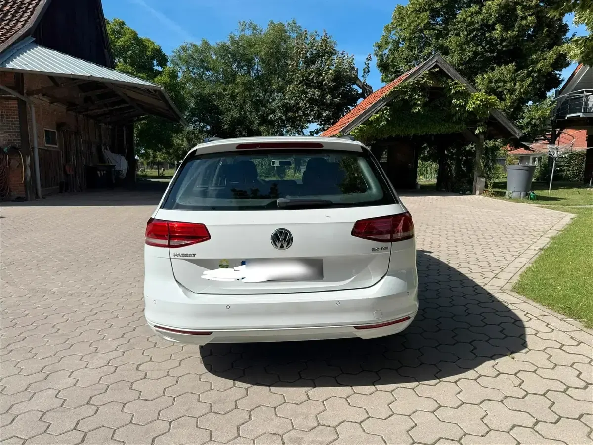 Gebraucht VW Passat 150 PS (110 kW) 2017 Weiß Kombi