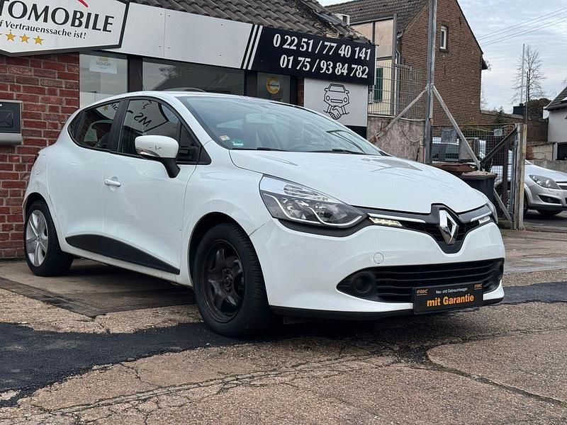 Weiß Gebraucht 2013 Renault Clio IV Dynamique Kleinwagen | 4.999 € (Fairer Preis) - Bild 1/4