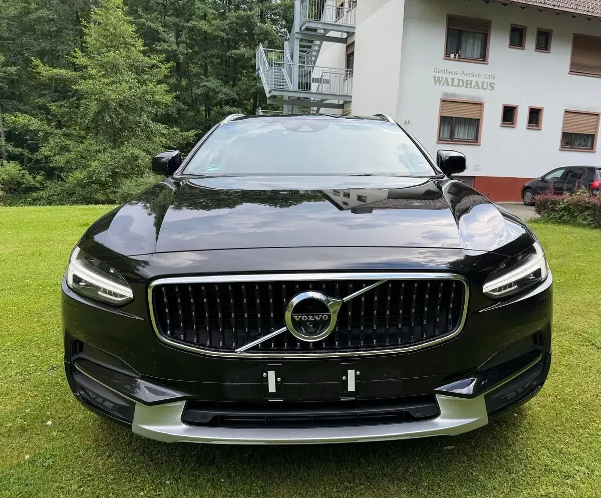 Gebraucht Volvo V90 CC 235 PS (172 kW) 2019 Schwarz Kombi