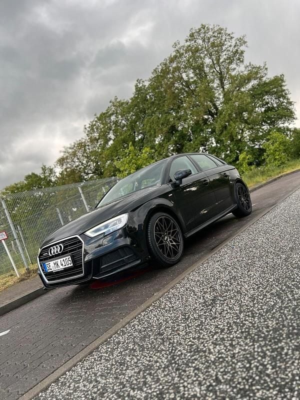 Schwarz Gebraucht 2019 Audi A3 S-Line Kleinwagen | 21.000 € (Guter Preis) - Bild 1/4