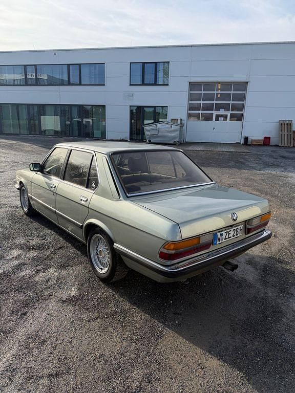 Gebraucht BMW 528 250 PS (183 kW) 1983 Grün Limousine