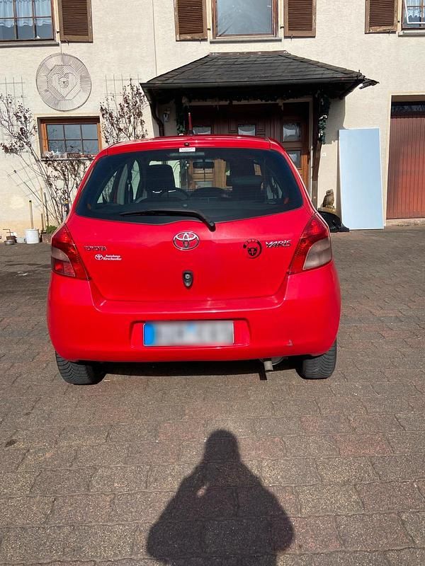 Gebraucht Toyota Yaris 87 PS (63 kW) 2007 Rot Kleinwagen
