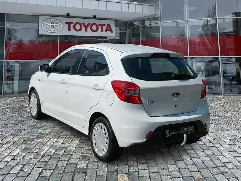 Gebraucht Ford Ka Plus 69 PS (50 kW) 2018 Weiss Kleinwagen