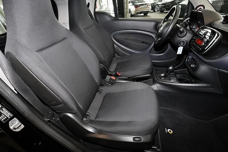 Gebraucht Smart ForTwo Coupé 60 kW (82 PS) 2022 Bodypanels in black Kleinwagen