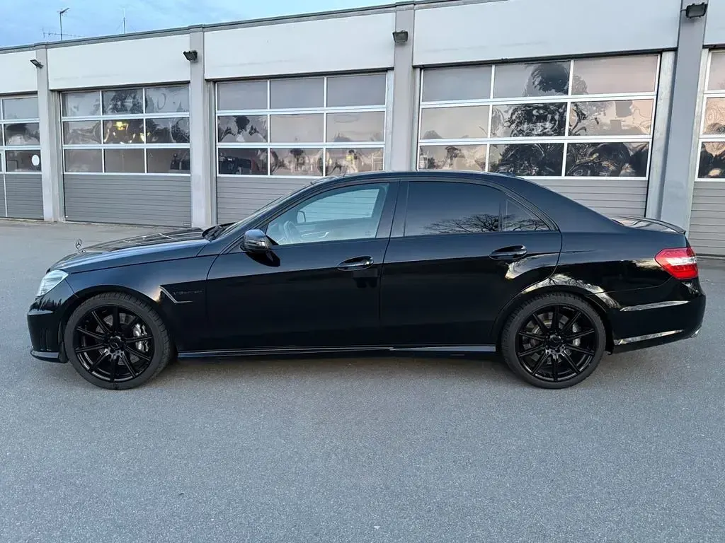 Gebraucht Mercedes E63 AMG AMG 525 PS (386 kW) 2011 Schwarz Limousine