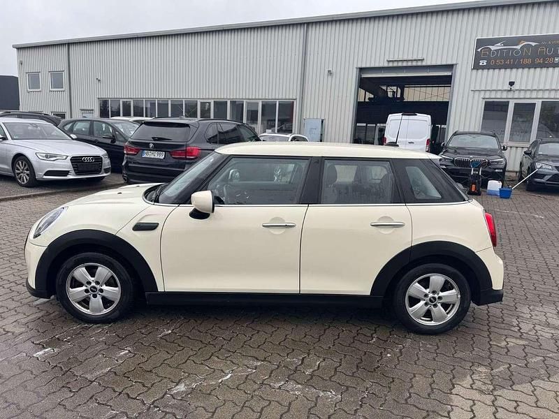 Gebraucht Mini ONE Classic 102 PS (75 kW) 2021 Weiß Kleinwagen
