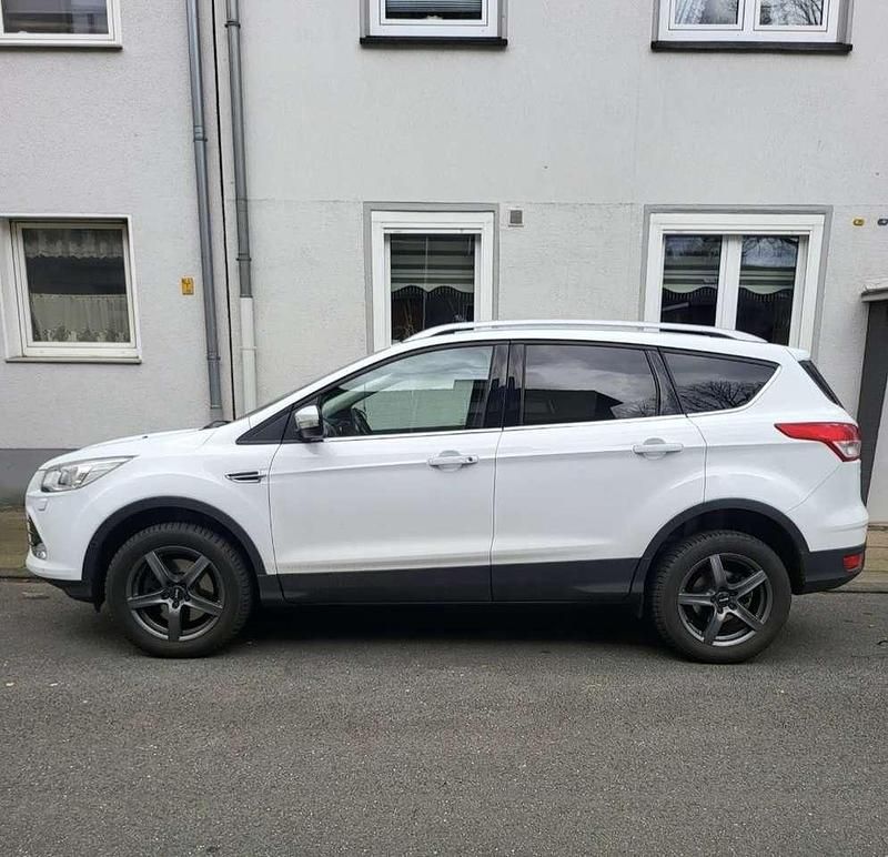 Gebraucht Ford Kuga Titanium 179 PS (131 kW) 2016 SUV