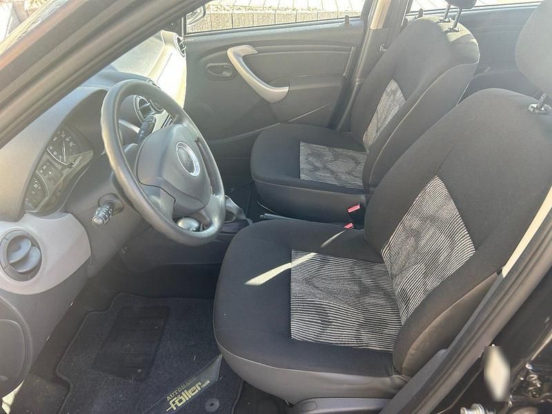Gebraucht Dacia Sandero 55 PS (40 kW) 2012 Schwarz Limousine