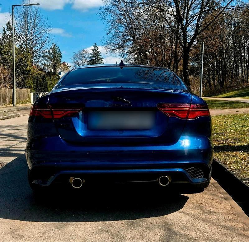Gebraucht Jaguar XE R-Dynamic 250 PS (183 kW) 2021 Blau Limousine