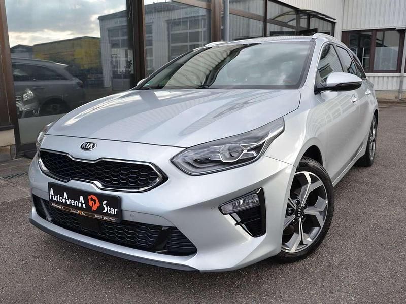 Silber Gebraucht 2021 Kia Ceed Sportswagon Spirit Kombi | 17.990 € - Bild 1/4