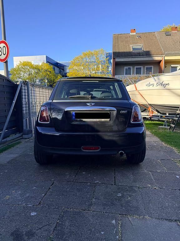 Second-hand Mini ONE 95 CP (69 kW) 2008 Negru Hatchback