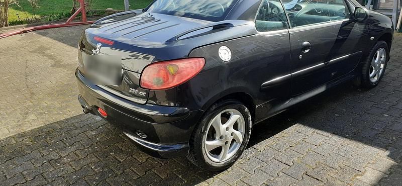 Gebraucht Peugeot 206 CC 109 PS (80 kW) 2005 Schwarz Cabrio