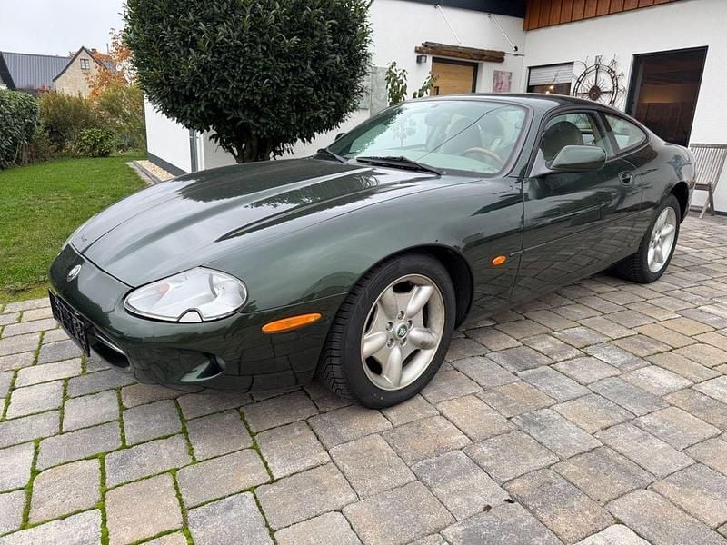 Grün Gebraucht 1996 Jaguar XK8 Coupé | 9.950 € (Fairer Preis) - Bild 1/4