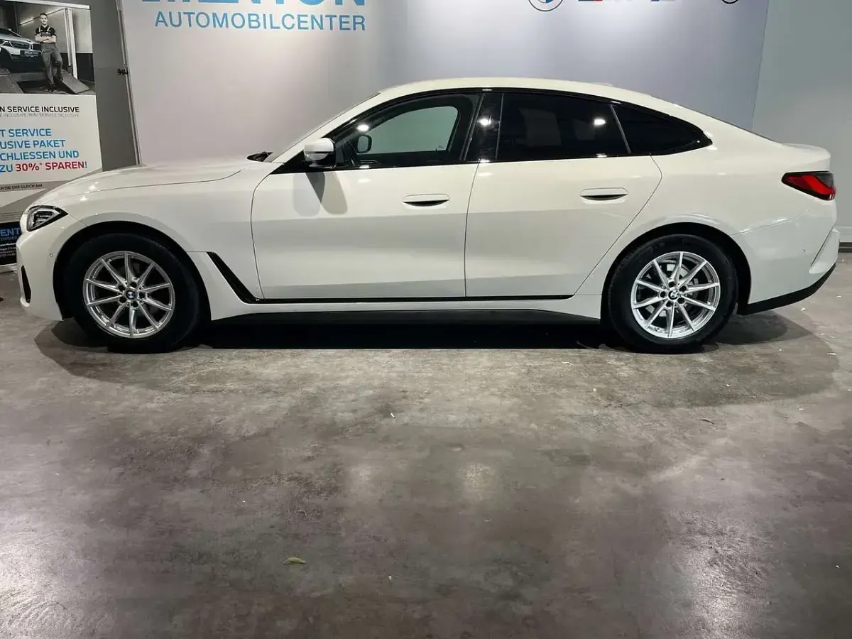 Gebraucht BMW 420 Coupé Sport Line 190 PS (139 kW) 2023 Weiß Coupé