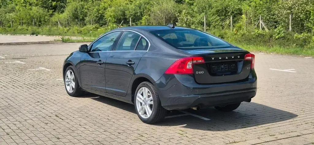 Gebraucht Volvo S60 Kinetic 150 PS (110 kW) 2013 Schwarz Limousine