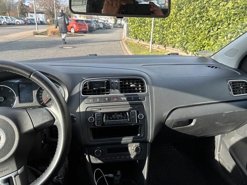 Second-hand VW Polo 75 CP (55 kW) 2012 Alb Hatchback