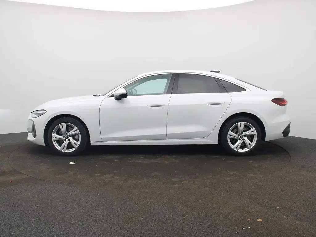 Second-hand Audi A5 Basis 204 CP (150 kW) 2025 Alb Berlinǎ