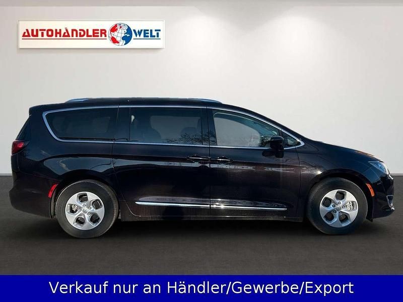 Gebraucht Chrysler Pacifica 254 PS (186 kW) 2019 Schwarz Van / Kleinbus