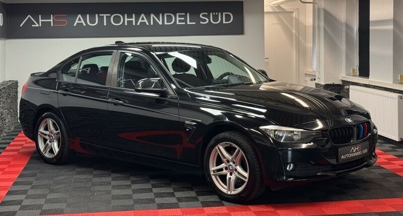 Gebraucht BMW 318 143 PS (105 kW) 2012 Schwarz Limousine