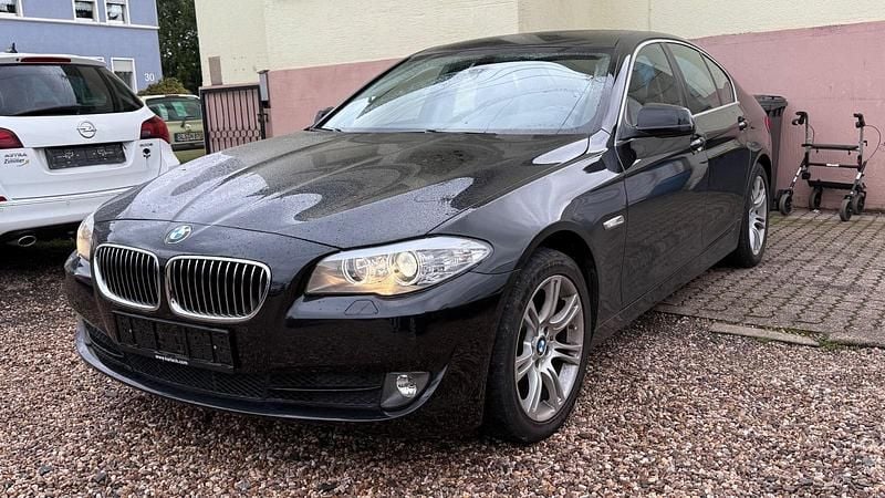 Schwarz Gebraucht 2011 BMW 520 Limousine | 11.000 € (Guter Preis) - Bild 1/4