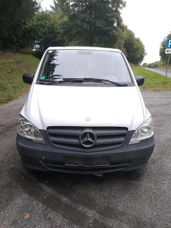 Weiß Gebraucht 2011 Mercedes Vito Van | 4.900 € - Bild 1/4