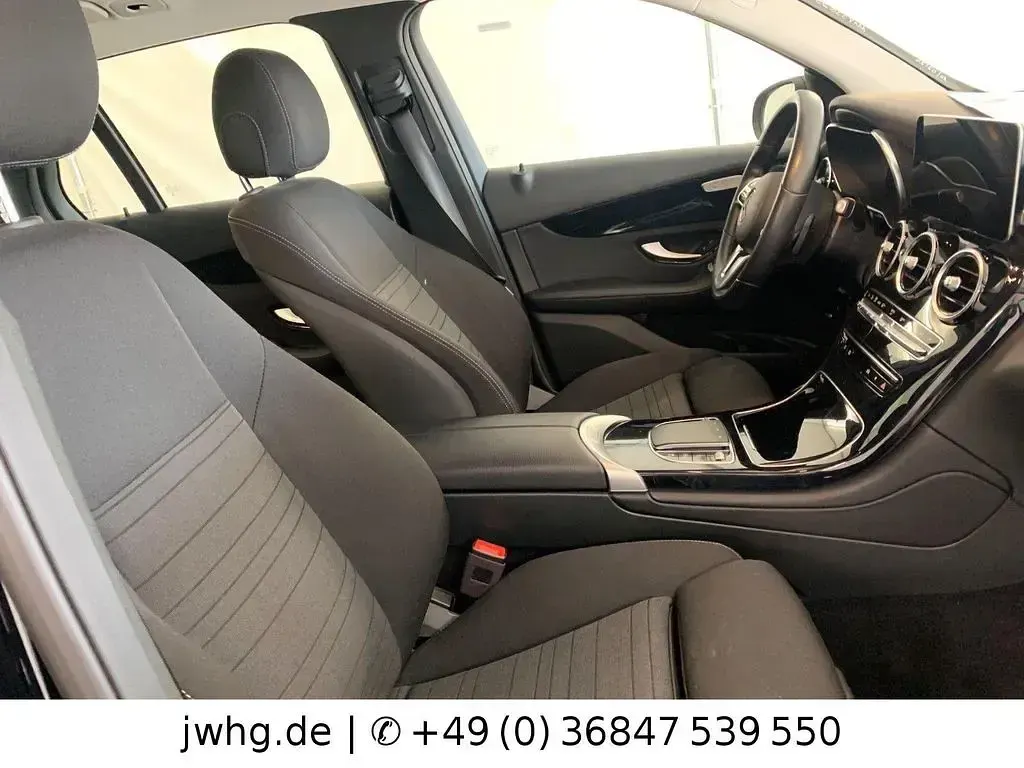 Gebraucht Mercedes GLC300e 306 PS (225 kW) 2021 Schwarz SUV